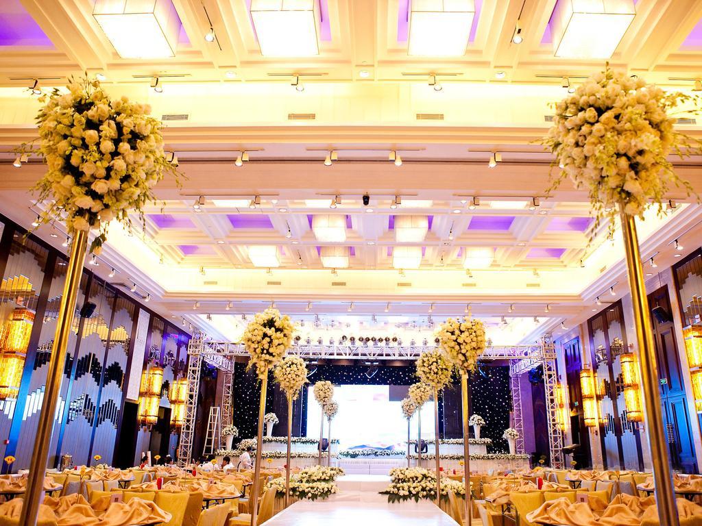 Optics Valley Kingdom Plaza Wuhan Buitenkant foto